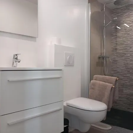 Angers, La Belle De Maine * أنجير